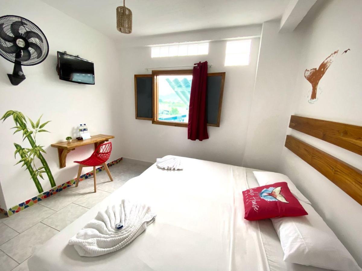 Whale House Hotel Puerto Lopez Bagian luar foto