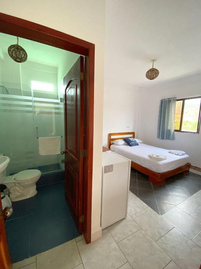 Whale House Hotel Puerto Lopez Bagian luar foto