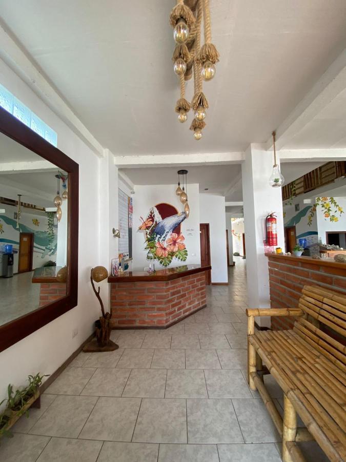 Whale House Hotel Puerto Lopez Bagian luar foto
