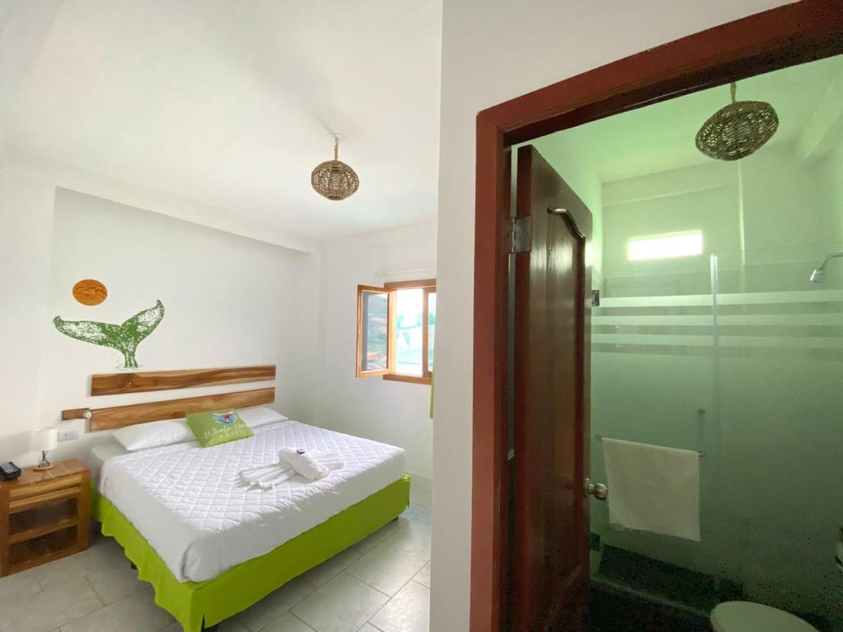 Whale House Hotel Puerto Lopez Bagian luar foto